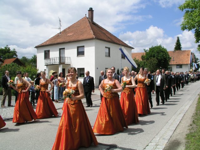 festzugkriegersoldatenundbrgervereinwolfersdorf.jpg